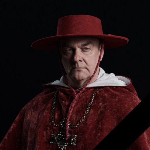 Cardinal Cesareani - Ray Stevenson